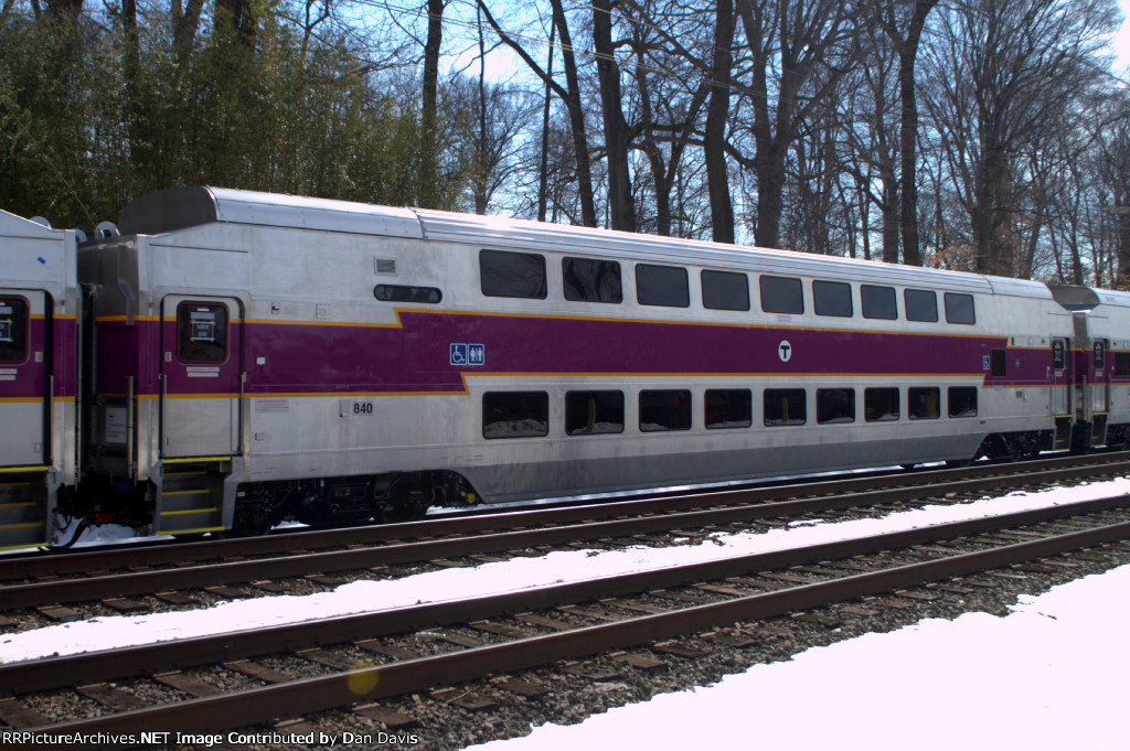 MBTA Coach 840 on Q300-01